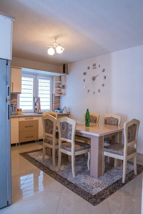 Apartmani Hadzic Zivinice エクステリア 写真