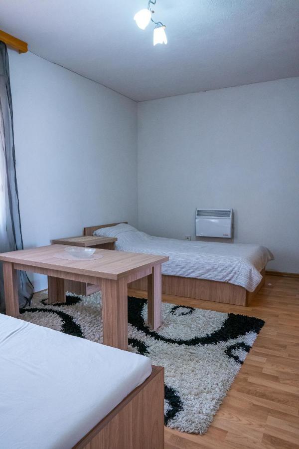 Apartmani Hadzic Zivinice エクステリア 写真