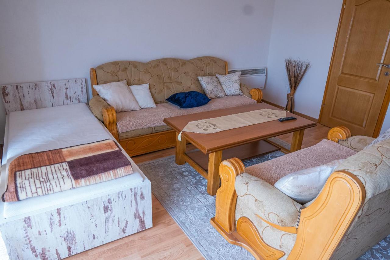 Apartmani Hadzic Zivinice エクステリア 写真
