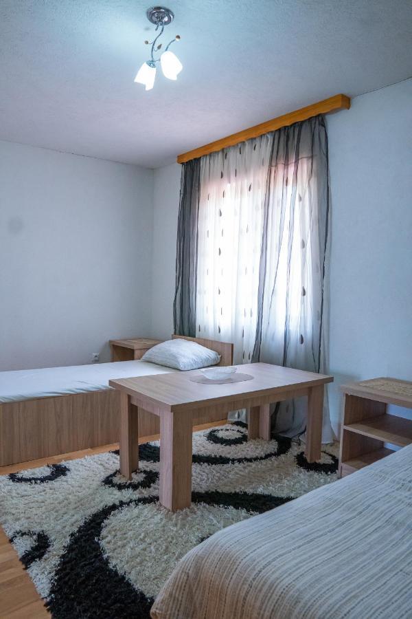 Apartmani Hadzic Zivinice エクステリア 写真