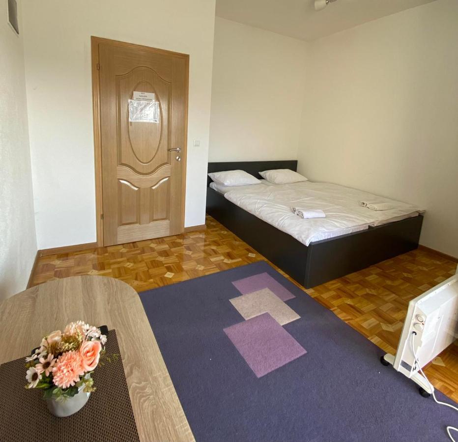 Apartmani Hadzic Zivinice エクステリア 写真