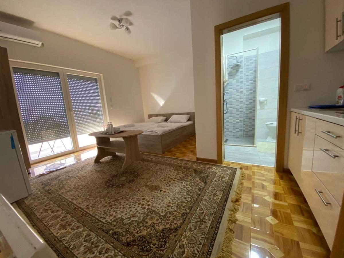 Apartmani Hadzic Zivinice エクステリア 写真