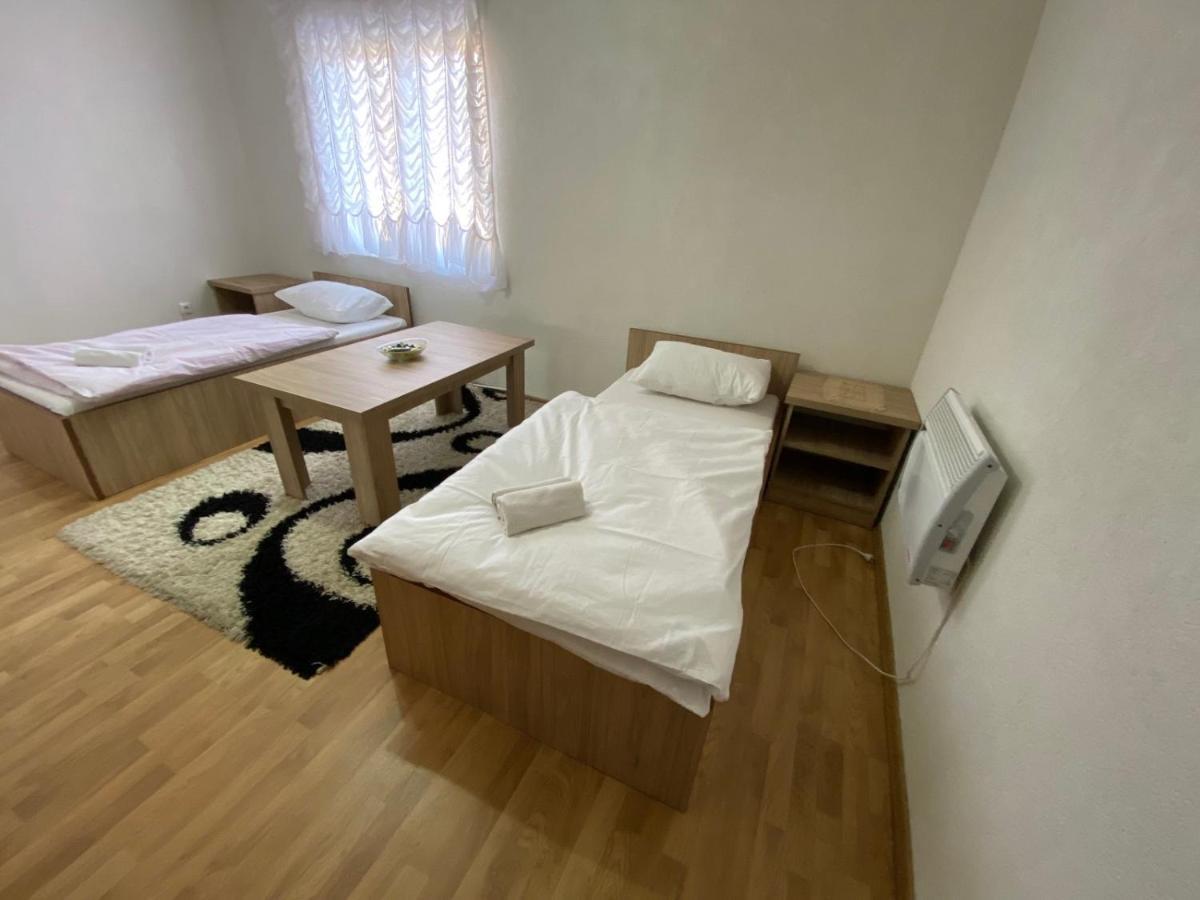 Apartmani Hadzic Zivinice エクステリア 写真