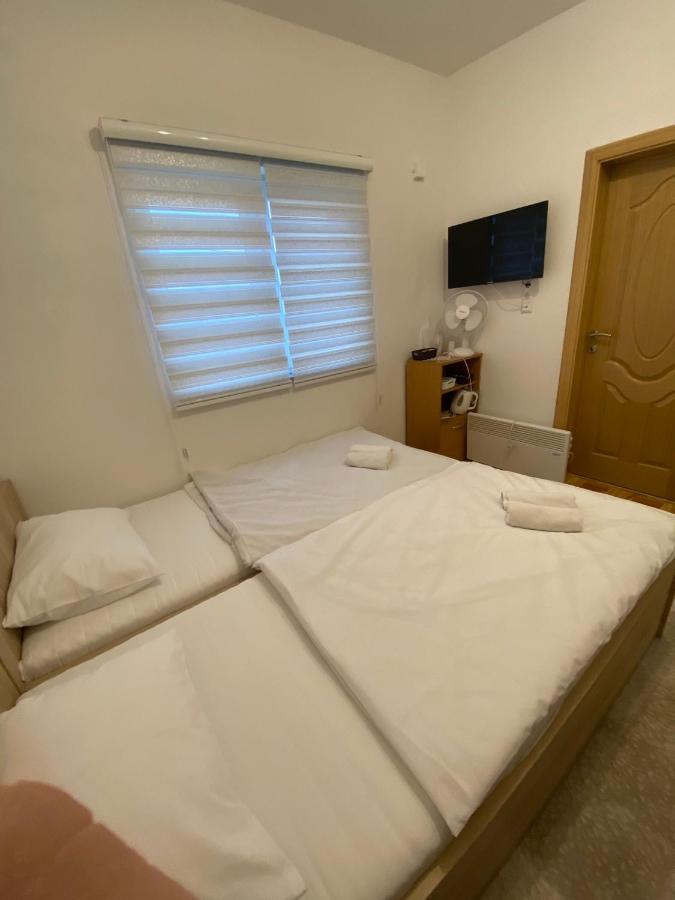 Apartmani Hadzic Zivinice エクステリア 写真