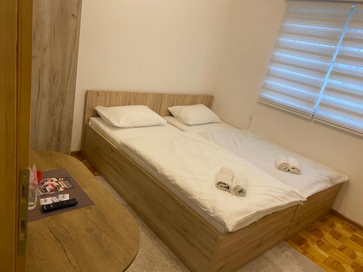 Apartmani Hadzic Zivinice エクステリア 写真
