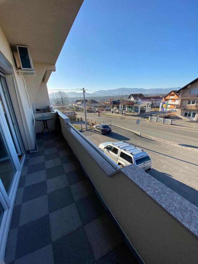 Apartmani Hadzic Zivinice エクステリア 写真