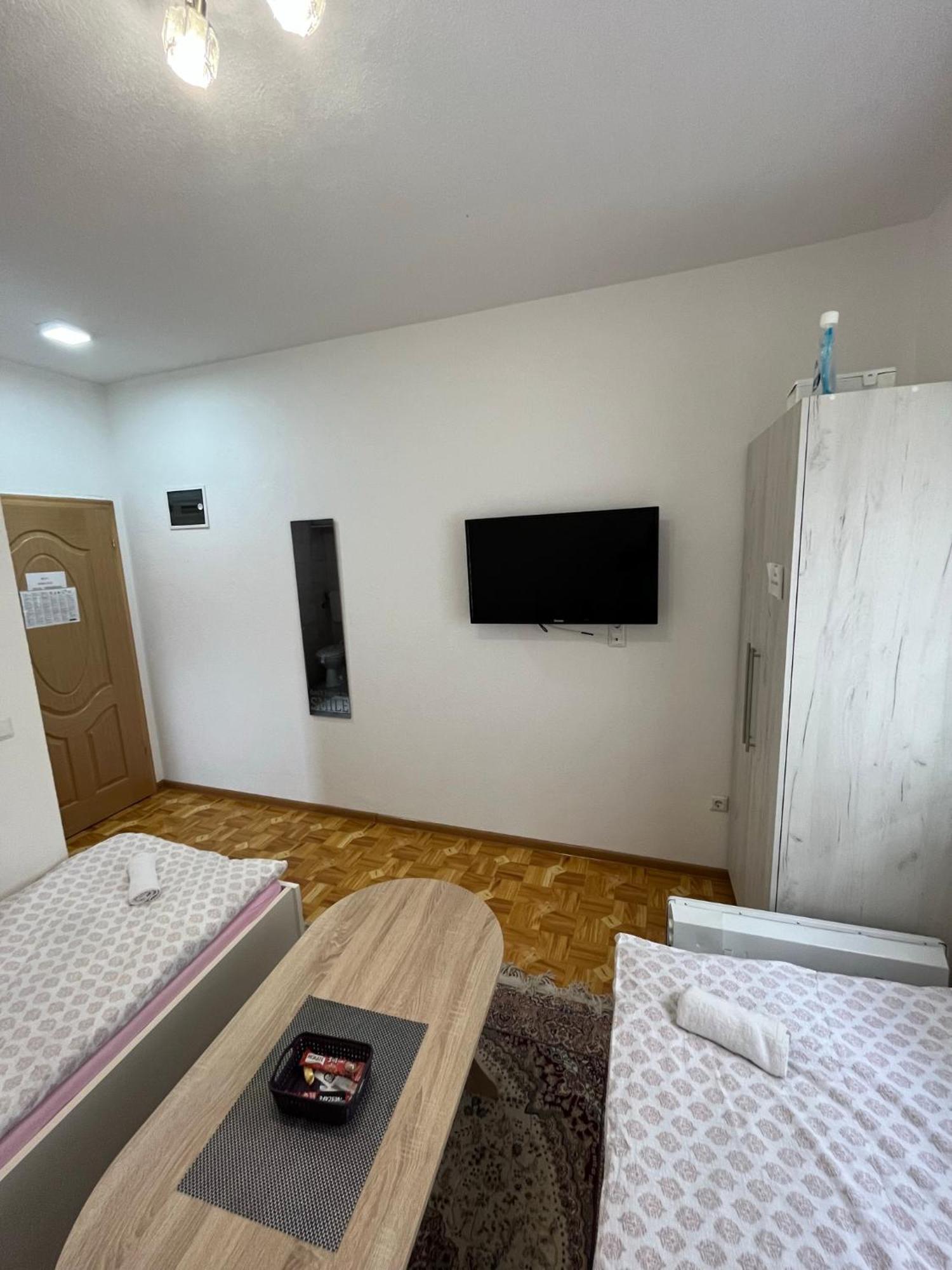 Apartmani Hadzic Zivinice エクステリア 写真