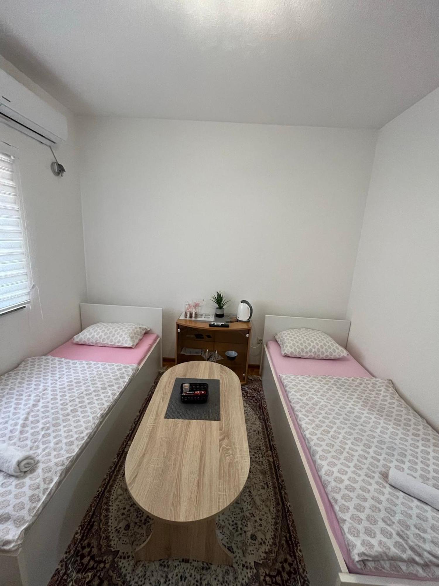 Apartmani Hadzic Zivinice エクステリア 写真
