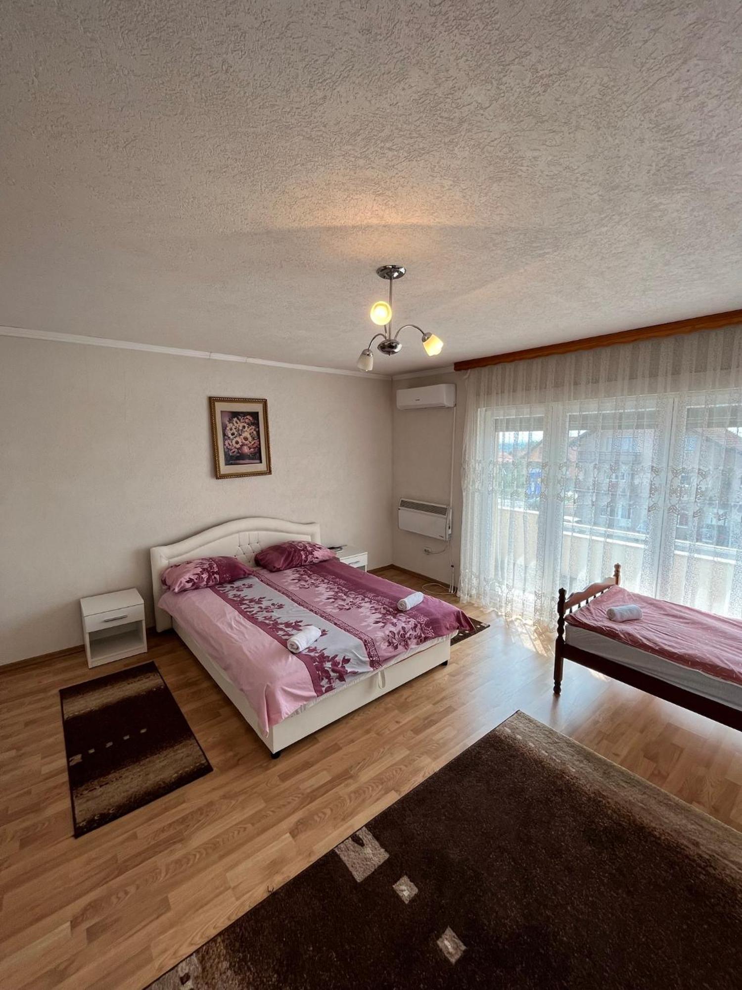 Apartmani Hadzic Zivinice エクステリア 写真